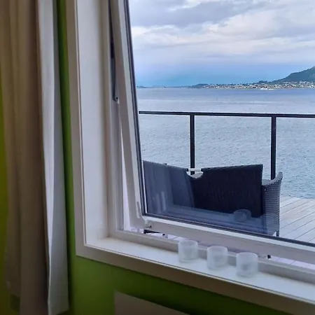 Fjord View In Centre With Parking Willa