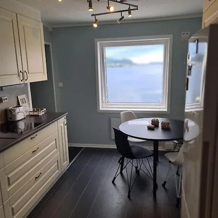 Villa Fjord View In Centre With Parking Ålesund