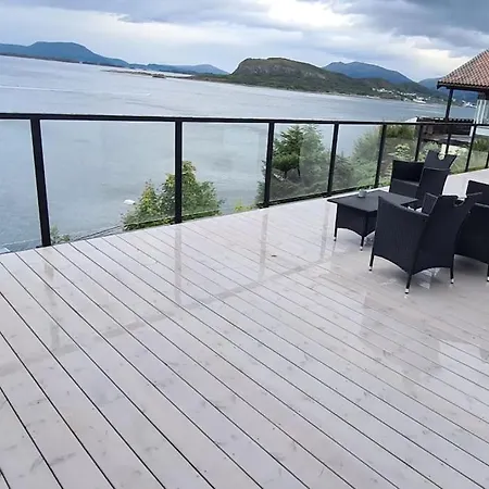 Villa Fjord View In Centre With Parking Ålesund
