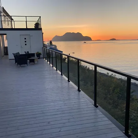 Fjord View In Centre With Parking Villa