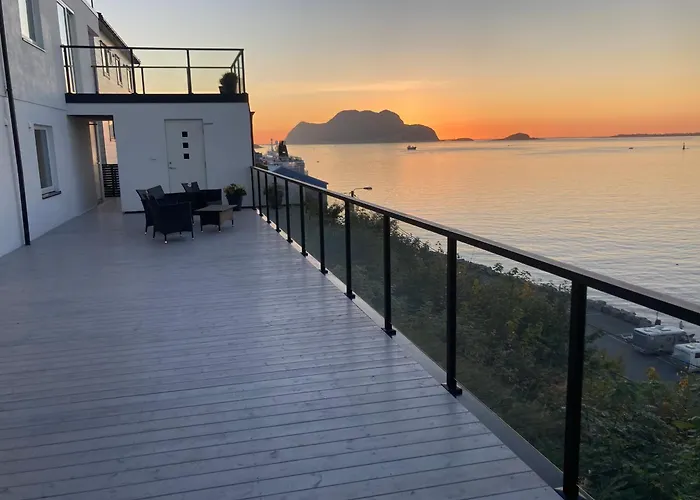 Fjord View In Centre With Parking Villa